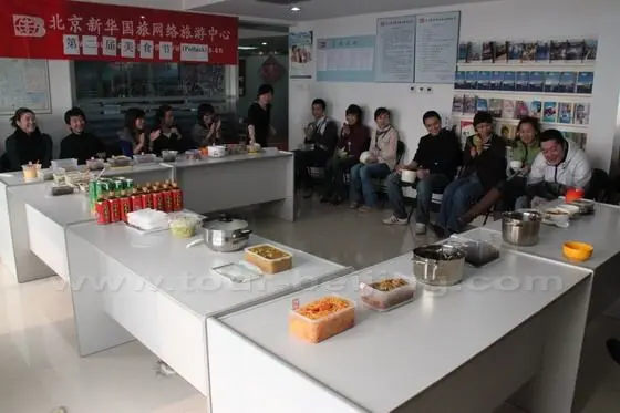 Everybody has to introduce the food ingredients and how to cook their dish. This is a great opportunity to share cooking experience. We don't live to eat, but eating adds lots of fun to life.