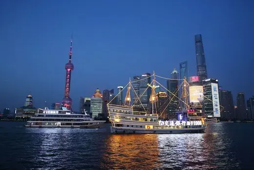 How to Visit Shanghai in March (Weater, Wear & Tips)