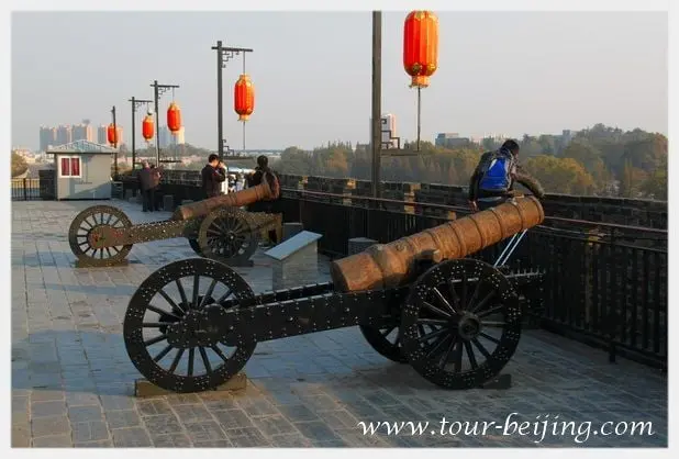How to Visit Zhonghua Gate Nanjing (Tips, Photos & Maps)