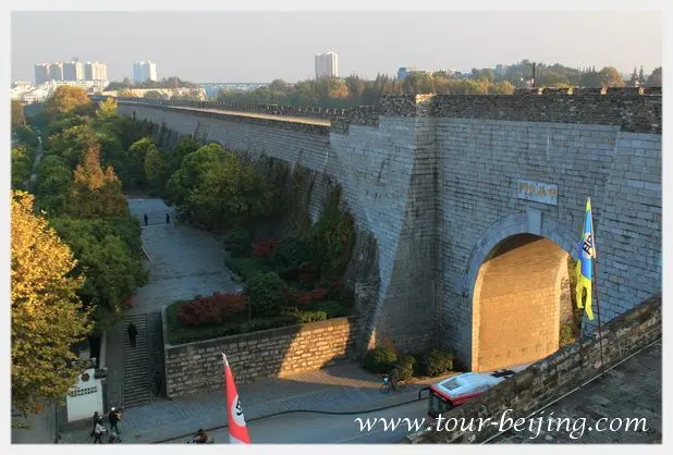 How to Visit Zhonghua Gate Nanjing (Tips, Photos & Maps)