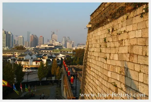 How to Visit Zhonghua Gate Nanjing (Tips, Photos & Maps)