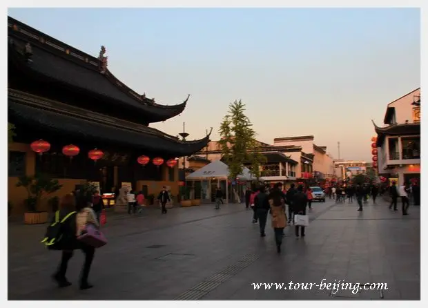 How to Visit Guanqian Street in Suzhou (Tips, Photos & Map)