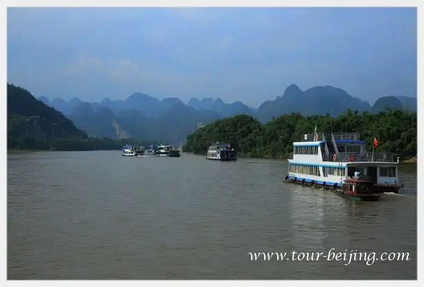 4-hour boat trip from Guilin Zhujiang Dock to Yangshuo