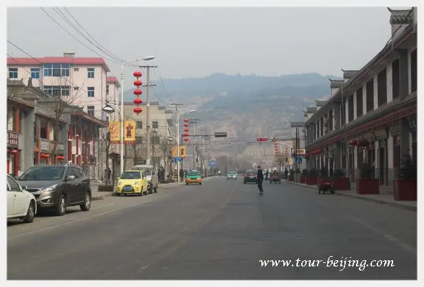 How to Visit Huangdi Mausoleum (Tips, Photos & Map)