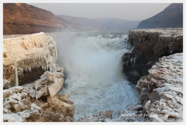 How to Visit Hukou Waterfall (Tips, Photos & Map)