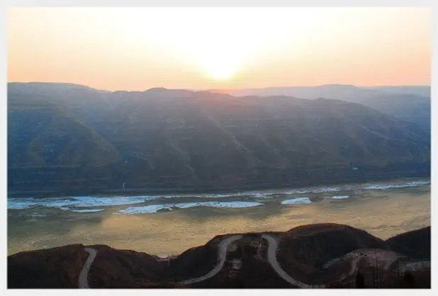 How to Visit Hukou Waterfall (Tips, Photos & Map)