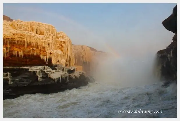 How to Visit Hukou Waterfall (Tips, Photos & Map)