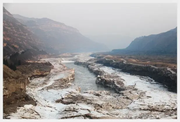How to Visit Hukou Waterfall (Tips, Photos & Map)