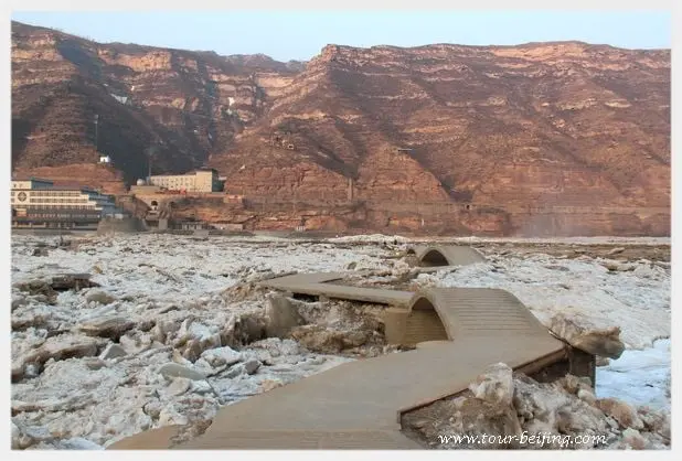 How to Visit Hukou Waterfall (Tips, Photos & Map)