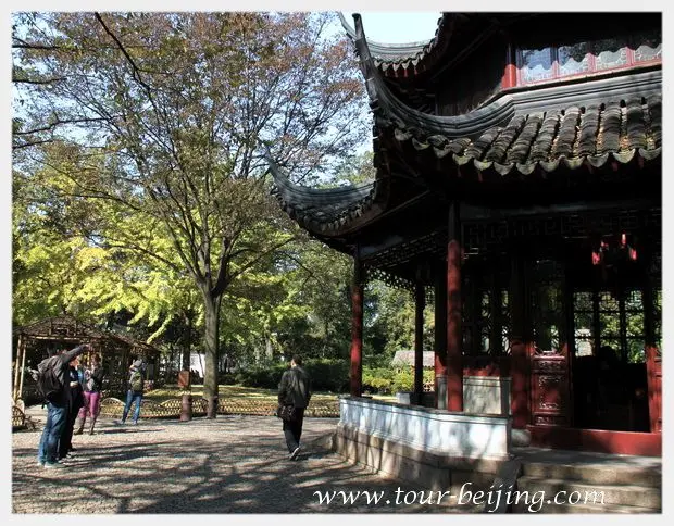 How to visit Humble Administrator's Garden (Tips, Photos & Maps)