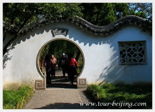 How to visit Humble Administrator's Garden (Tips, Photos & Maps)