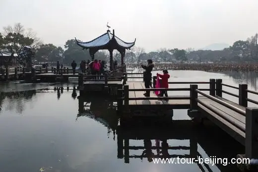 The Pure and Fresh Winter Beauty of West Lake in Hangzhou