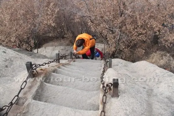 How to Visit Mt.Huashan (Tips, Photos & Map)