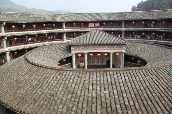 Inside Zhengchenglou with 4 storeys outer building, 2 storey inner building and the ancestral hall in the center.