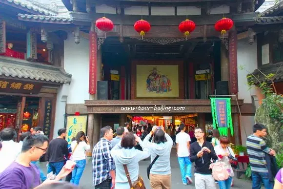 How to visit Jinli Old Street in Chengdu