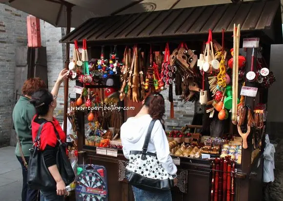 How to visit Jinli Old Street in Chengdu