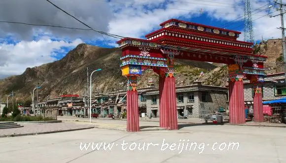 Nagarzê County and Scenic Road Trip to Gyantse
