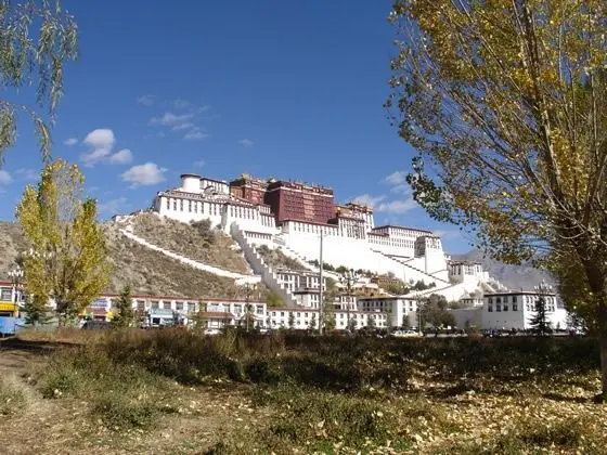 Best Time to Visit Lhasa (Tips, Photos & Map)