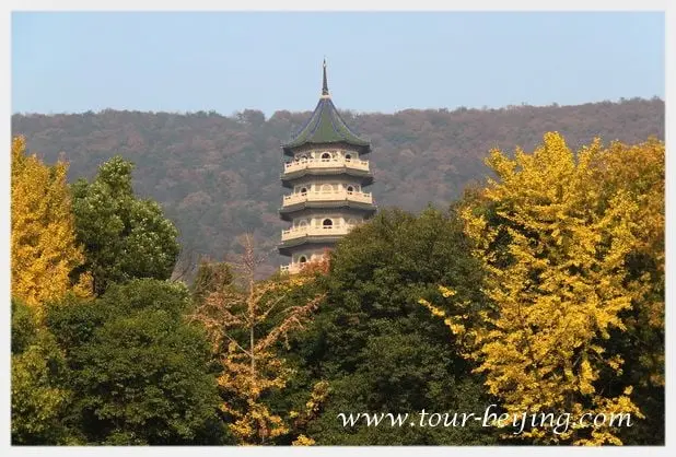 How to Visit Linggu Temple Scenic Area (Tips, Photos & Map)