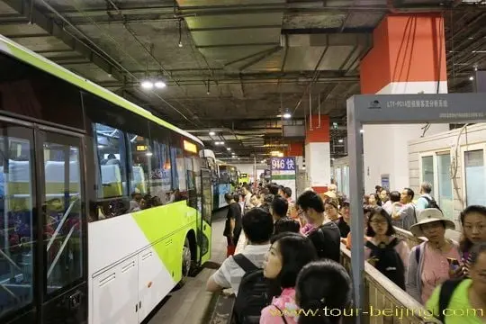 Wait in line for Bus 916 Express