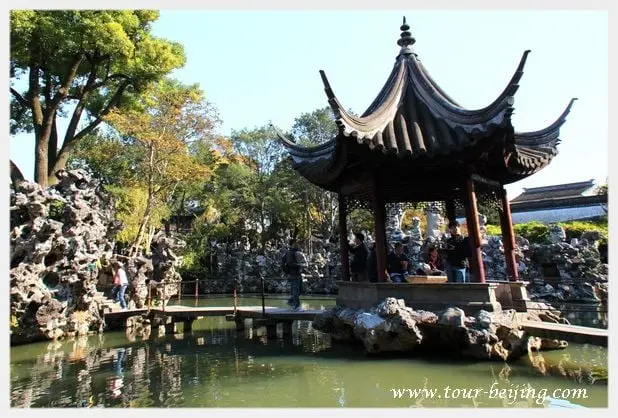 How to Visit Lion Grove Garden (Tips, Photos & Map)