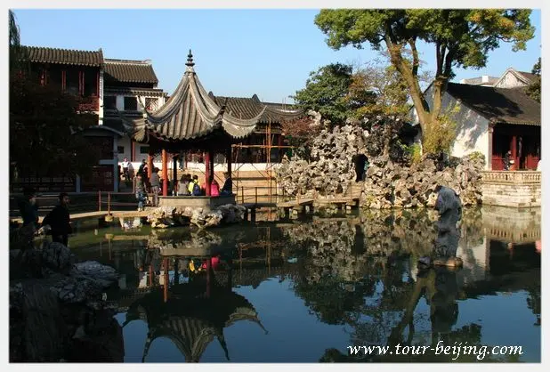 How to Visit Lion Grove Garden (Tips, Photos & Map)