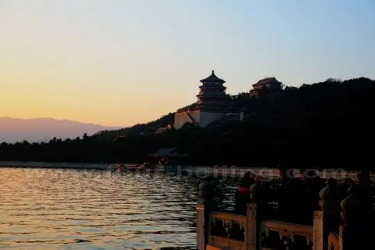 Sunset over Summer Palace (Tips & Photos)