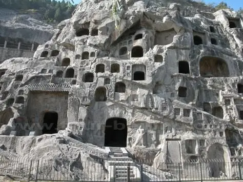 Longmen Grottoes in Luoyang
