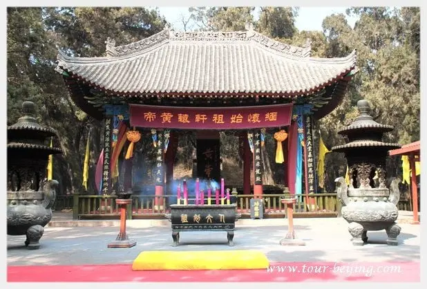 How to Visit Huangdi Mausoleum (Tips, Photos & Map)