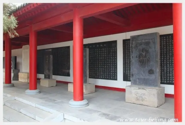 How to Visit Huangdi Mausoleum (Tips, Photos & Map)