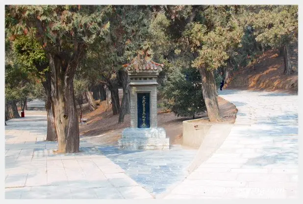 How to Visit Huangdi Mausoleum (Tips, Photos & Map)