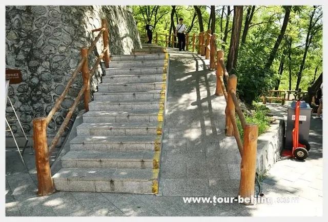 The start of the steep ramp from Cable Station up to the Wall
