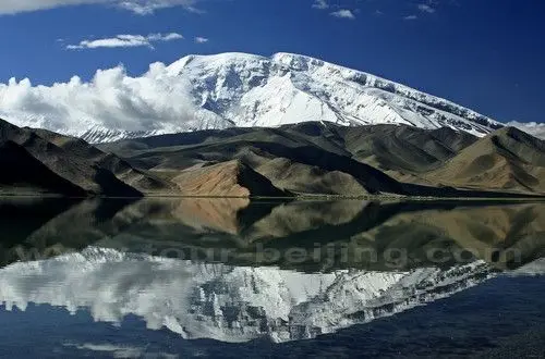 Muztagh Ata (Mushitage Shan )