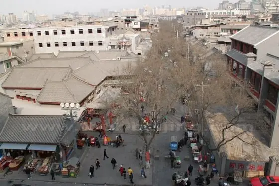 North of the Drum Tower is the Muslim Quarters and the Great Mosque.