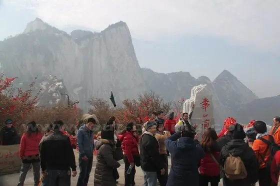 How to Visit Mt.Huashan (Tips, Photos & Map)