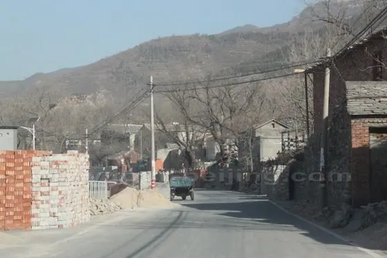 Now we were passing Nanxin Village.