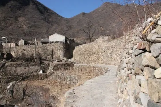 On the high platform of the west hillside.