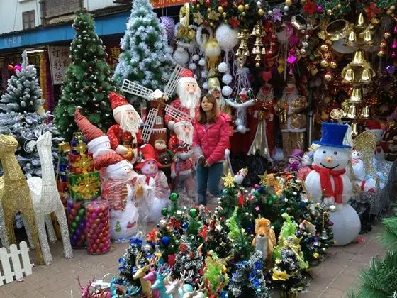 One store for all Christmas decorations