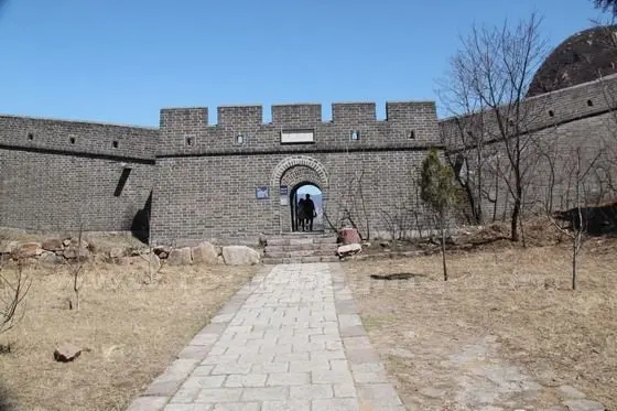 Our hike starts with the fortress of Taipingzhai (900m sea-level)
