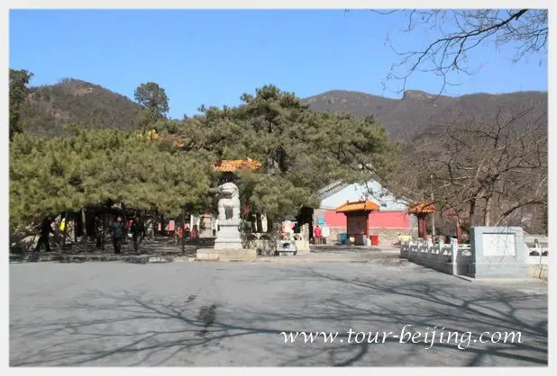 Tanzhe Temple (Tips, Photos & Map)