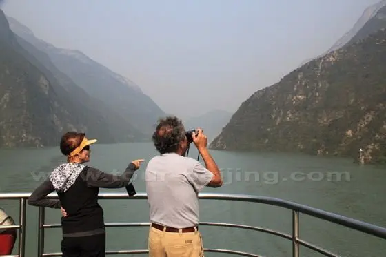 Qutang Gorge from stern 2