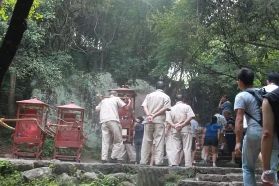 Sedan chairs service is available for those who don't have strong legs at the cost RMB 500 for a round trip.