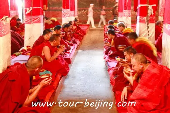 How to Visit Sera Monastery in Lhasa (Tips, Photos & Map)