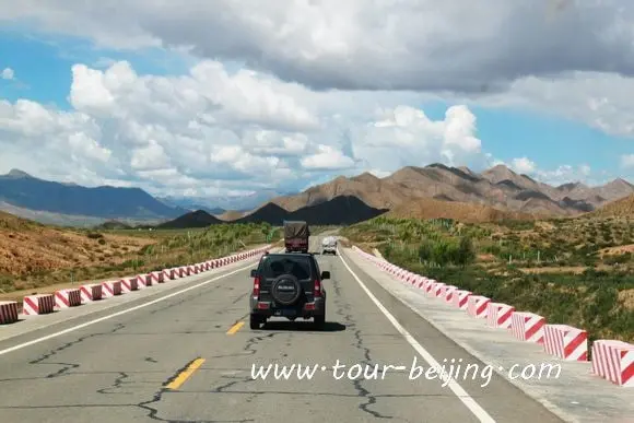 Shigatse Lhatse Tingri Road Trip (Tips, Photos & Maps)