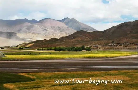 Shigatse Lhatse Tingri Road Trip (Tips, Photos & Maps)