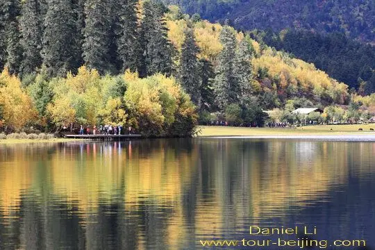 Shudu Lake Fall Foliage