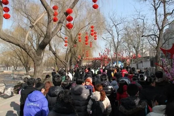 So many people and you have to move with the people flow