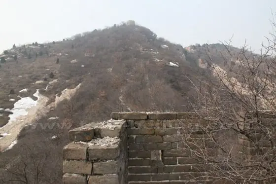 Standing on the second floor of the third tower, you can have a clear view of the top beacon tower.