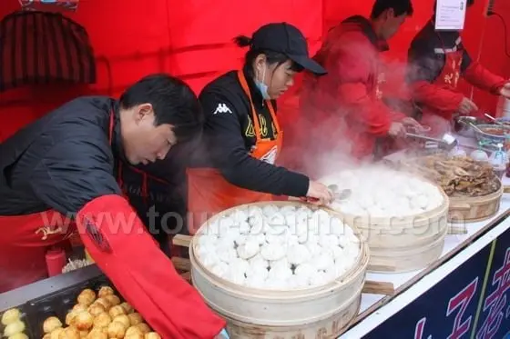 Steamed buns with fillings