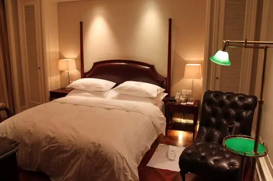 Sunrise on the Bund Shanghai boasts 150 rooms with various sizes, elegantly furnished